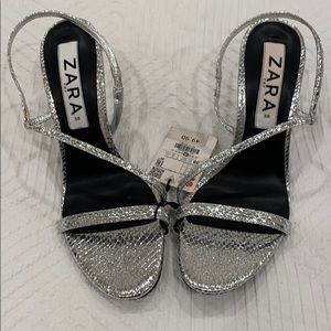 BRAND NEW Zara  silver heels - 8